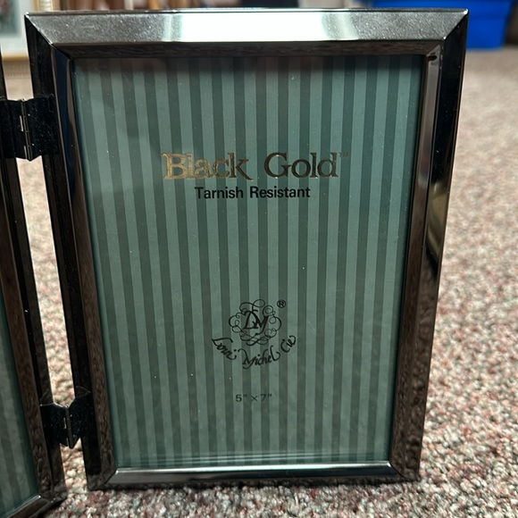 Hinged Double 5”x 7” picture frame - Picture 3 of 5